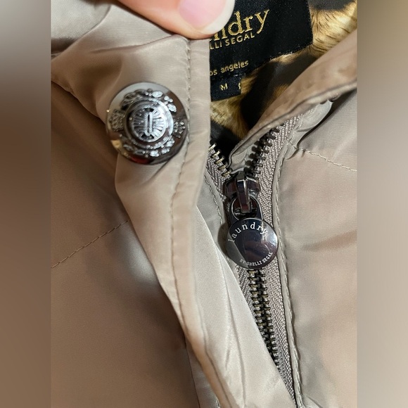 Laundry by Shelli Segal Women's Puffer Jacket Real Fur Collar Taupe Size Medium - Picture 7 of 16